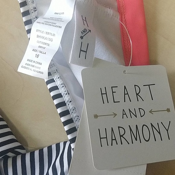 Heart and Harmony Floral Ruffle Stripe Bikini Top - Picture 4 of 7